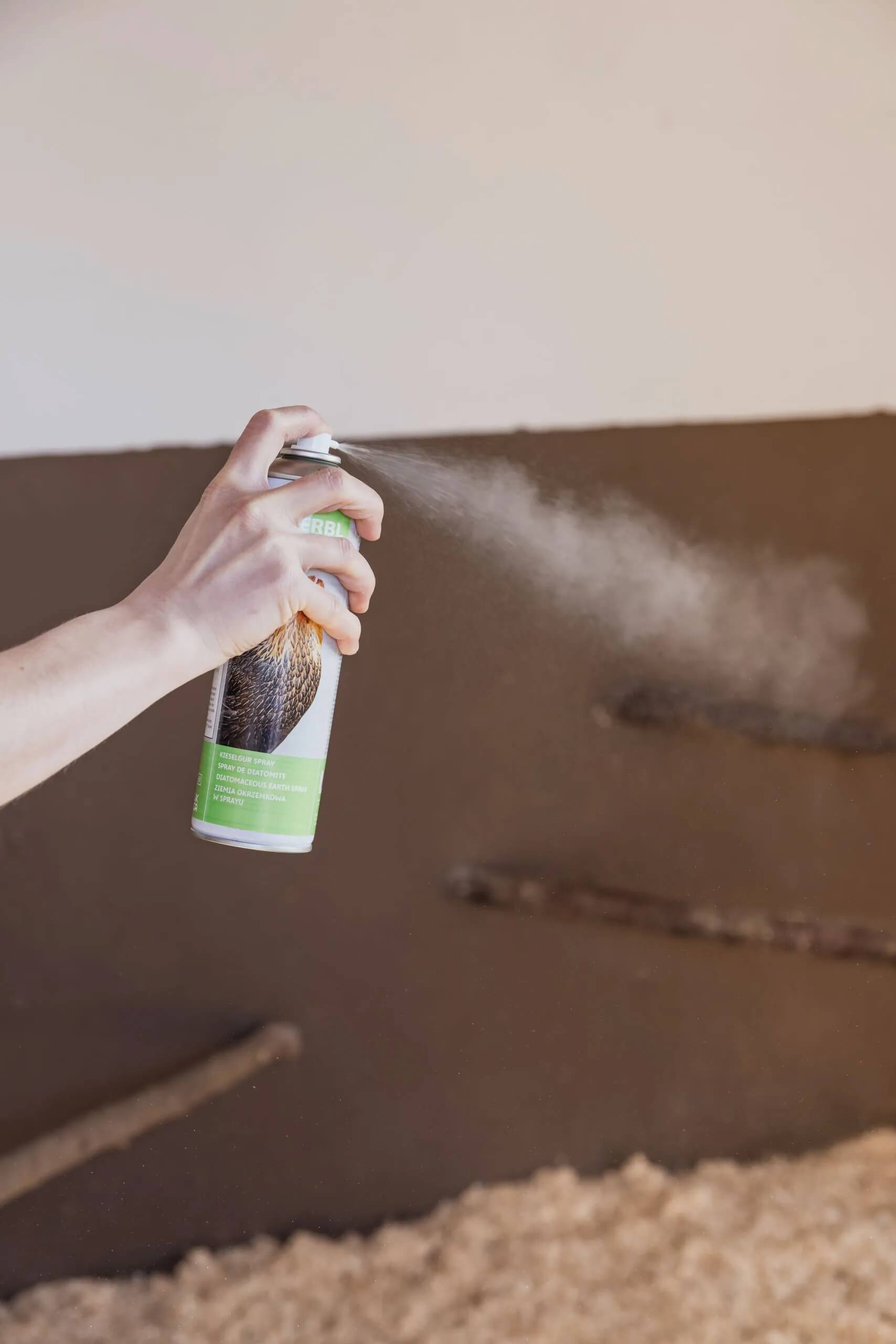 KERBL Kieselgur Spray 500 ml zur Stalltrocknung 