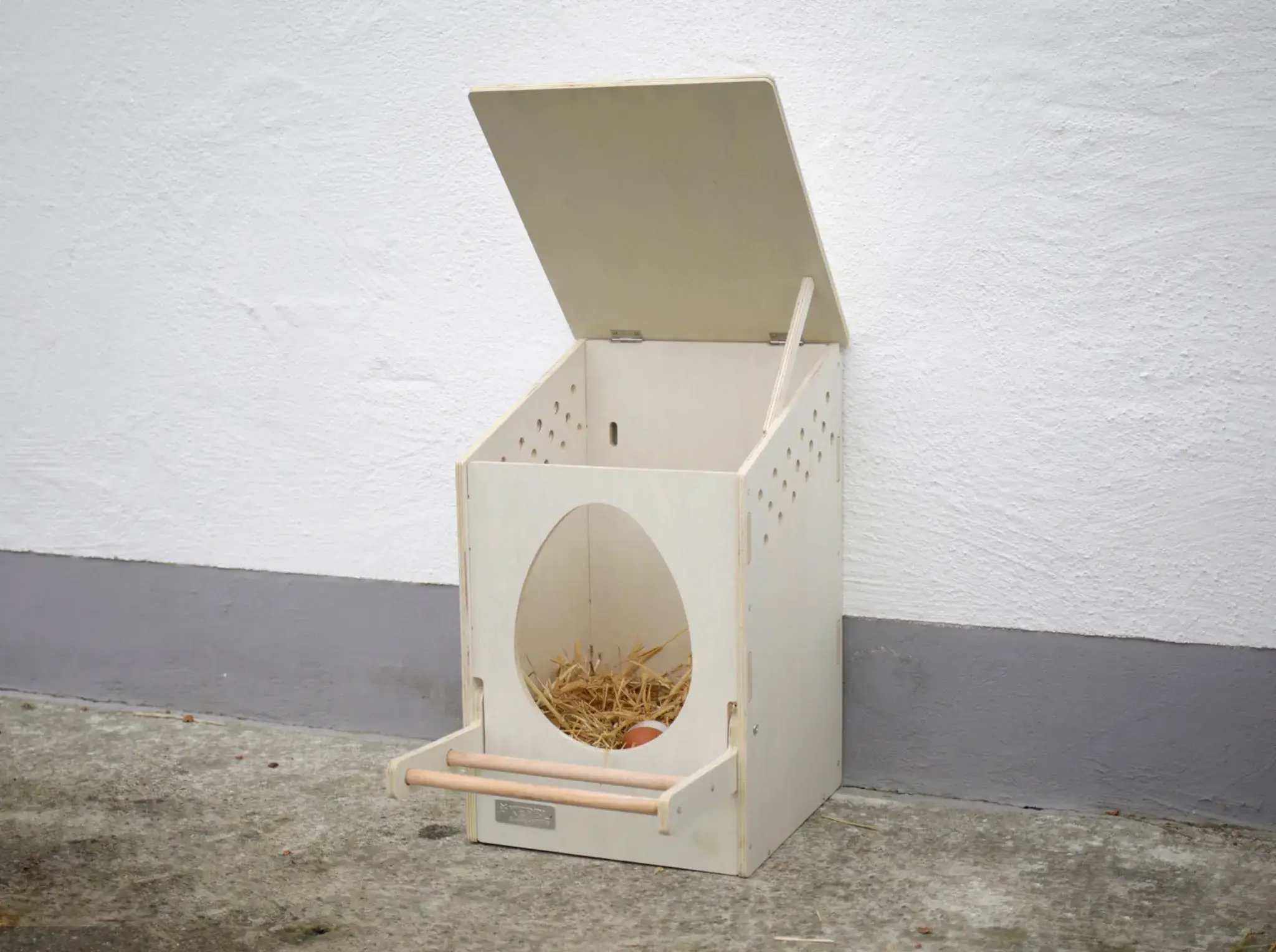 KERBL Legenest aus Holz mit klappbarer Sitzstange